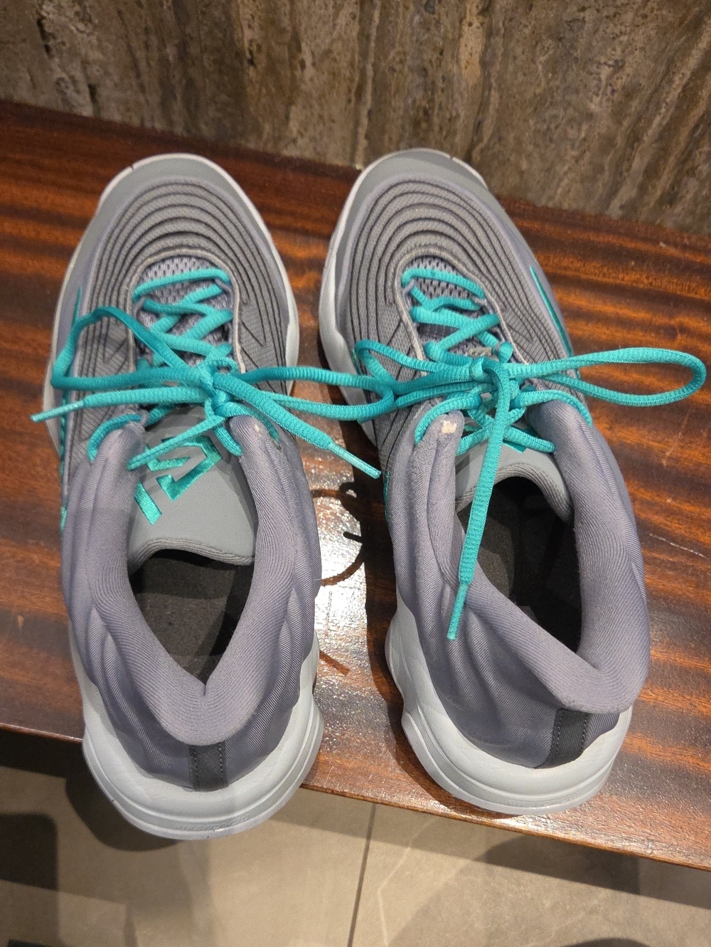 Nike Men's Gray Basketball Sneakers with Green Laces